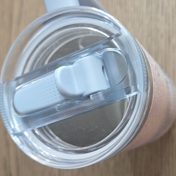 Stanley Quencher Tumbler with Handle - Picture 4 of 8